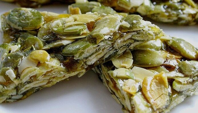 kozinaki from pumpkin seeds for worms